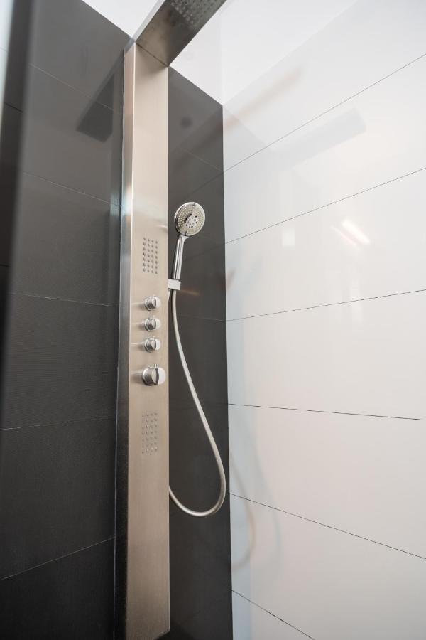 Cozy & Spacious Flat Near Victoriei Square Bucureşti Exterior foto