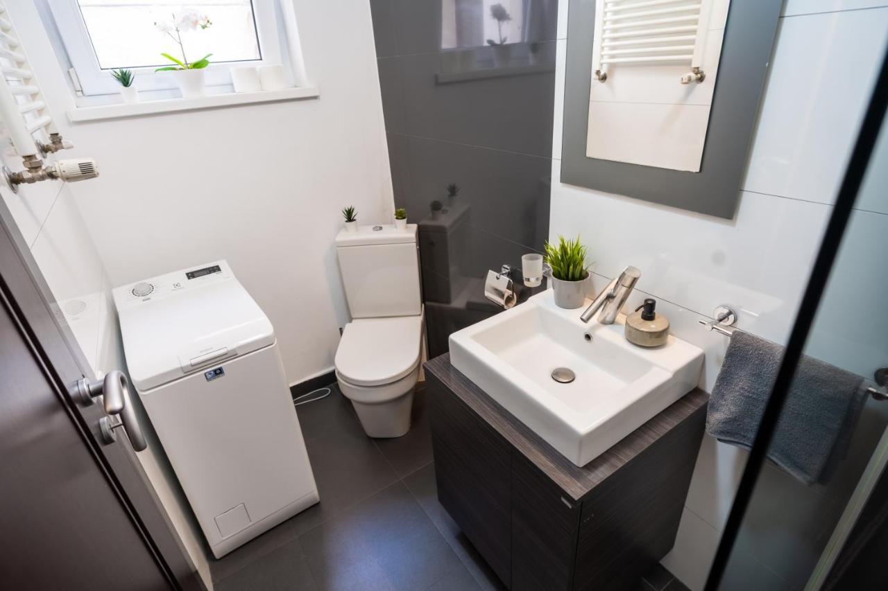 Cozy & Spacious Flat Near Victoriei Square Bucureşti Exterior foto